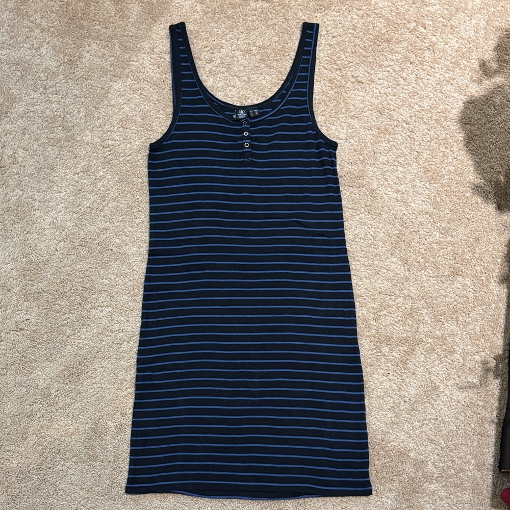 Volcom Navy and Blue Striped Dress Size Medium (8) Like new condition